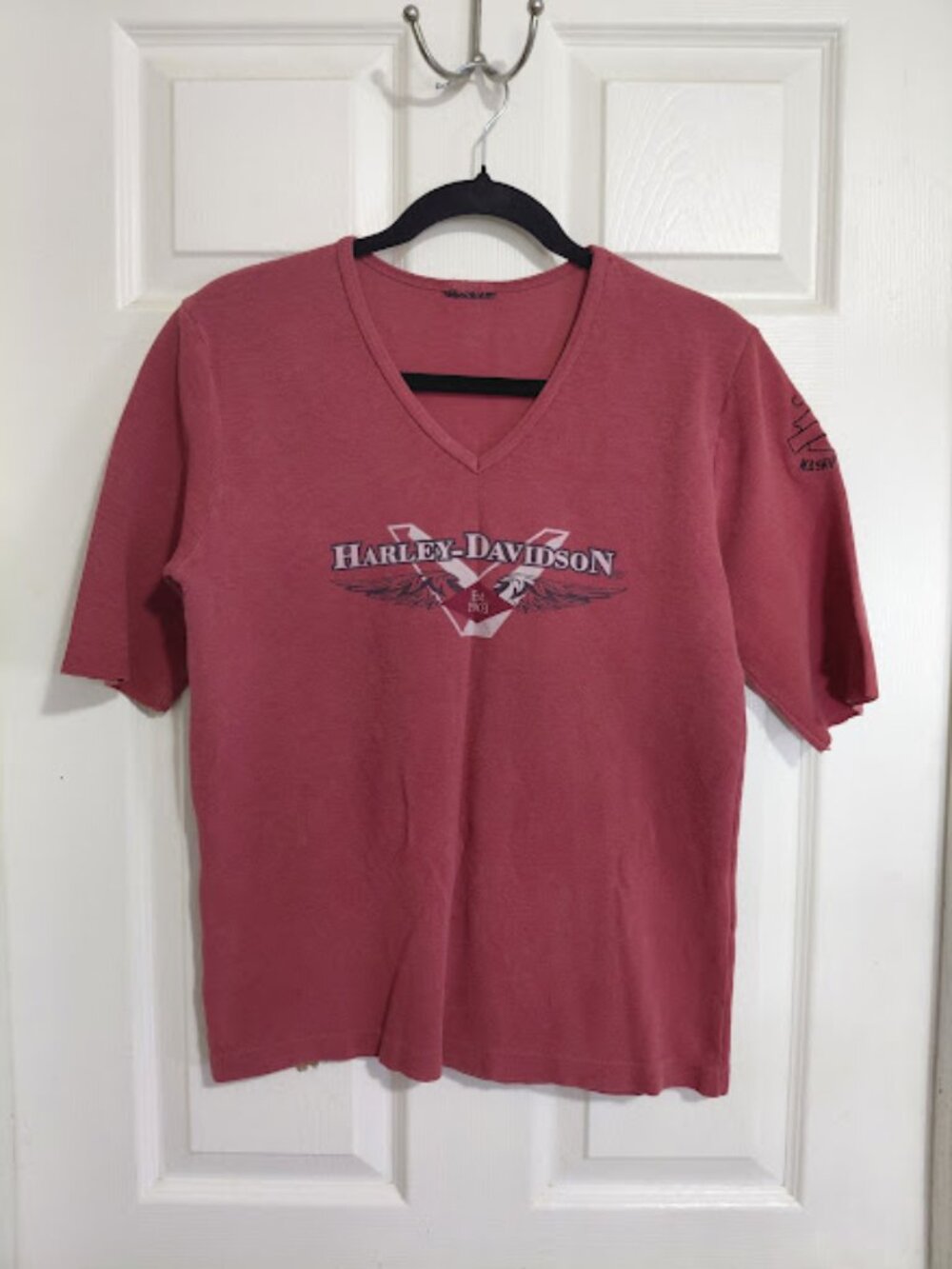 Y2K Harley-Davidson Women's Burgundy V-Neck Thermal Cut Sleeve Tee